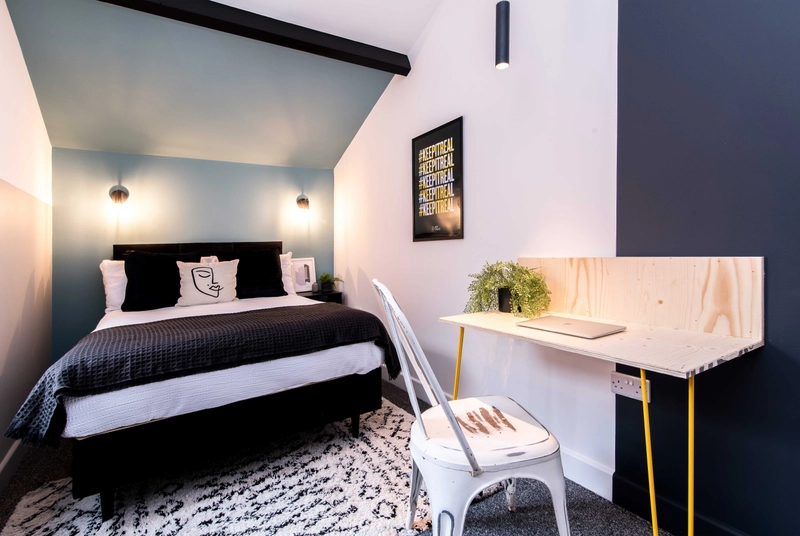 Double Room Available | Bills Inc. | #BeOriginal - Thumbnail 1